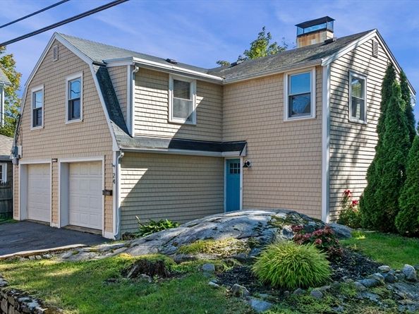 24 Russell St, Marblehead MA 01945