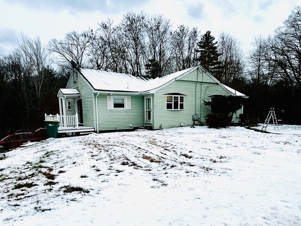 214-216 River Road E., Berlin MA 01503