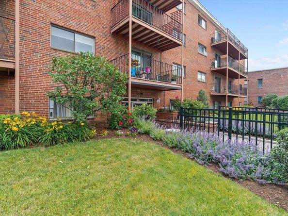 26 Waverly St 410, Boston MA 02135