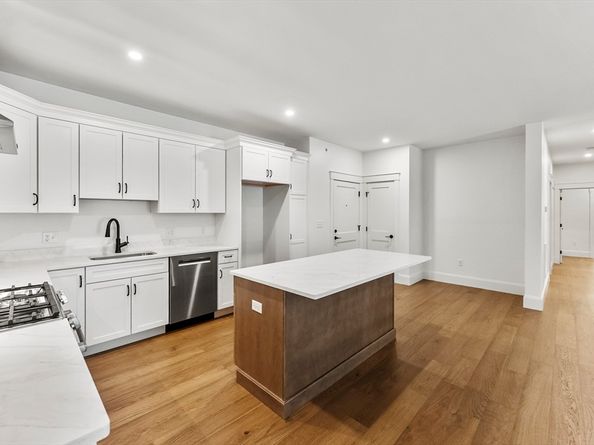 134 Court St 12, Plymouth MA 02360