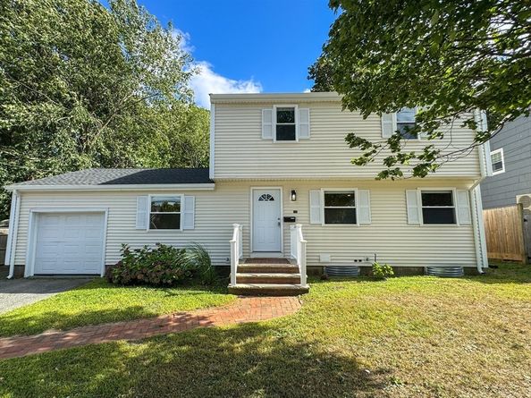 282 Pleasant St, Marblehead MA 01945