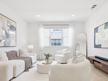 390 Camarillo Terrace