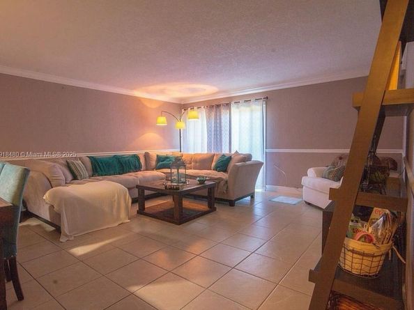 9453 SW 76th St S7, Miami FL 33173