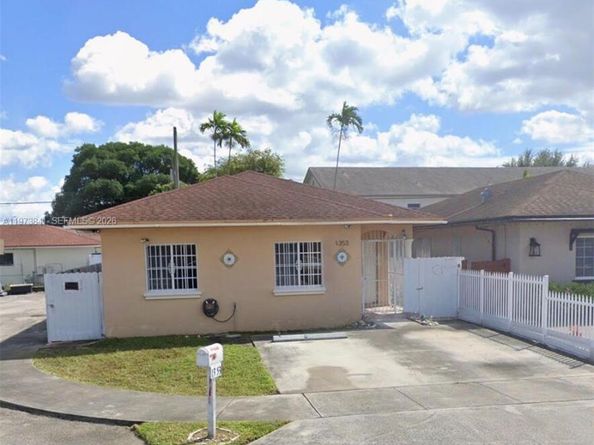1353 W 30th St, Hialeah FL 33012