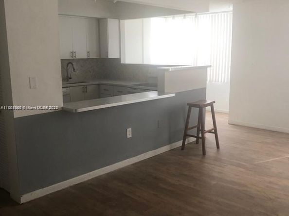 250 180th Dr 108, Sunny Isles Beach FL 33160