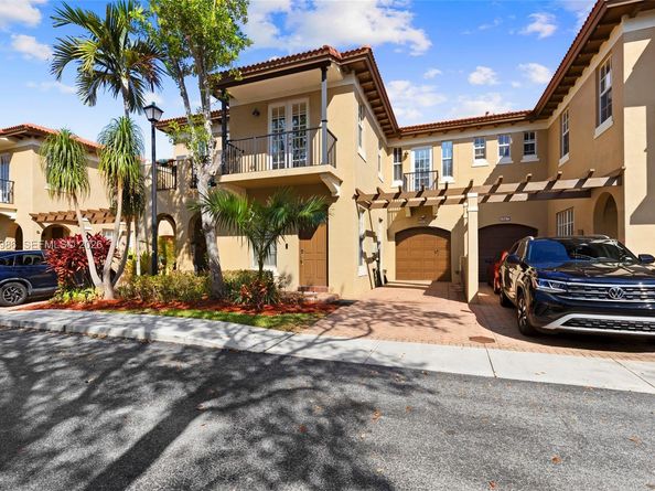 6959 Julia Gardens Dr, Coconut Creek FL 33073