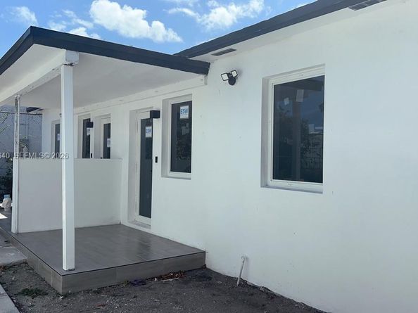 1013 NW 1st Ave, Hallandale Beach FL 33009