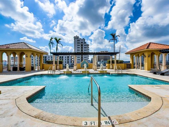 1607 Ponce De Leon Blvd 12E, Coral Gables FL 33134