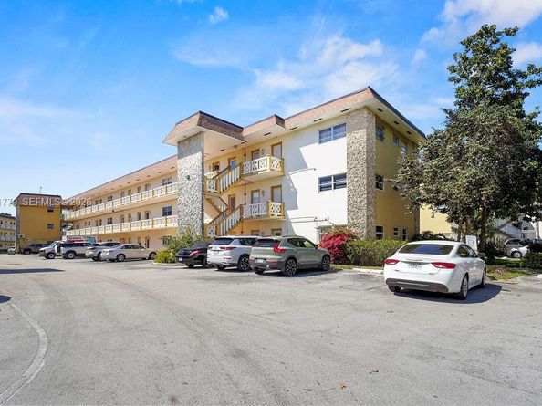 5121 W Oakland Park Blvd 109, Lauderdale Lakes FL 33313