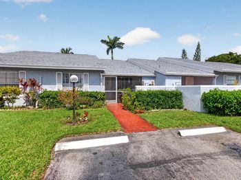 4305 LUCERNE VILLAS Lane