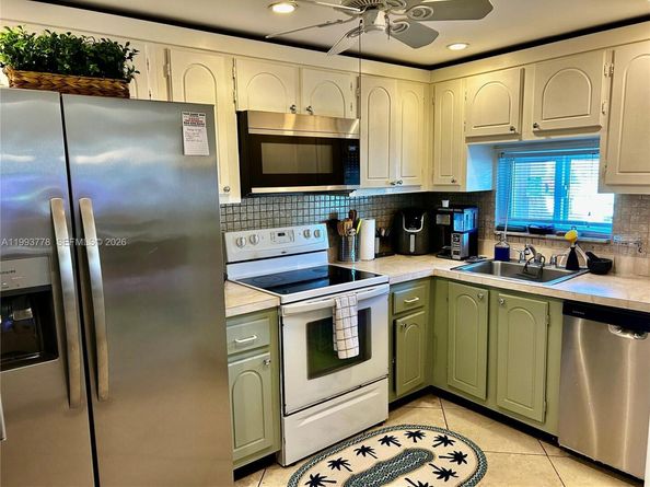 411 S Hollybrook Dr 105, Pembroke Pines FL 33025