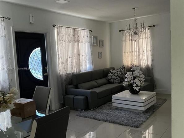 7225 SW 21st St, Miami FL 33155