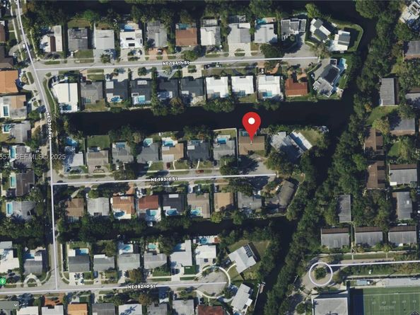 2371 NE 193rd St, Miami FL 33180