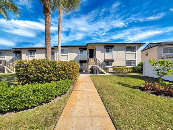 4040 Crystal Lake Dr 105, Deerfield Beach FL 33064