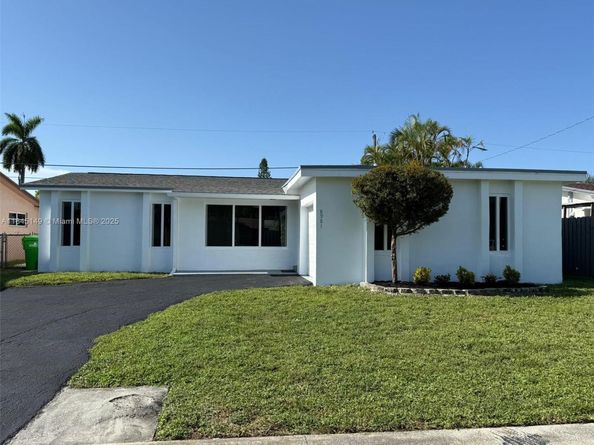 8981 NW 24th St, Sunrise FL 33322