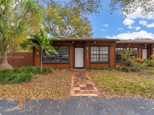 13502 SW 102nd Ln, Miami FL 33186