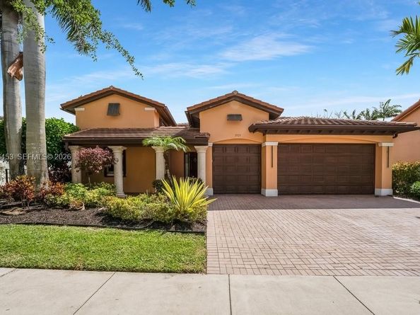 7925 NW 110th Dr, Parkland FL 33076