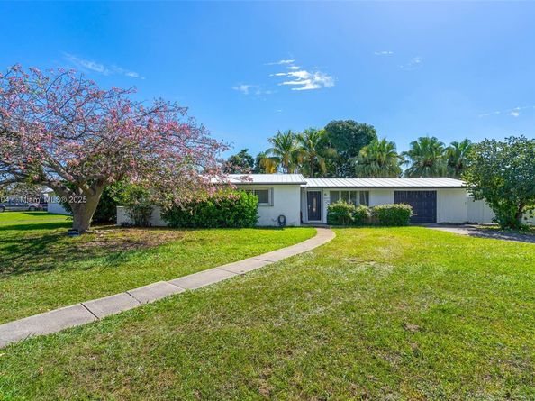 9630 SW 182nd St, Palmetto Bay FL 33157