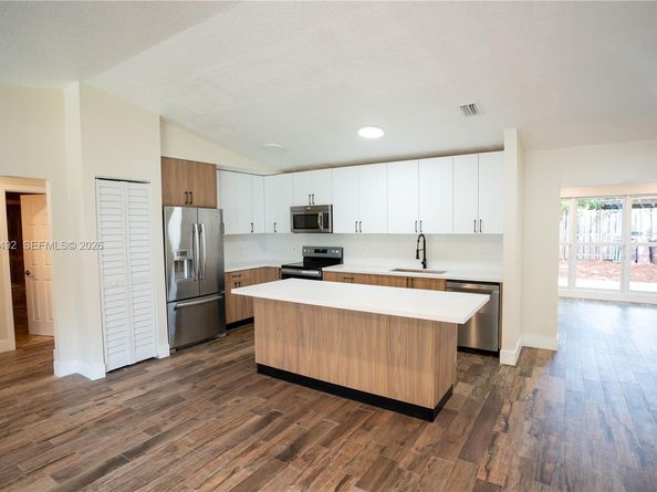 8915 NW 26th Ct, Coral Springs FL 33065