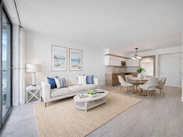 1300 Brickell Bay Dr 704, Miami FL 33131