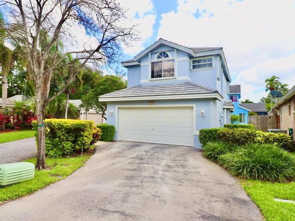 2884 Chapel Hill Court, Davie FL 33328