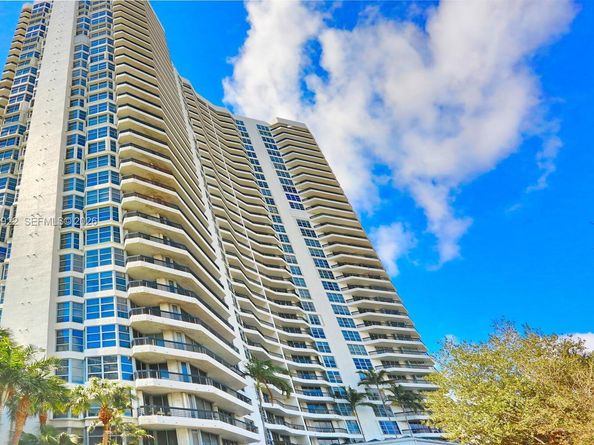 3530 Mystic Pointe Dr 2807, Aventura FL 33180