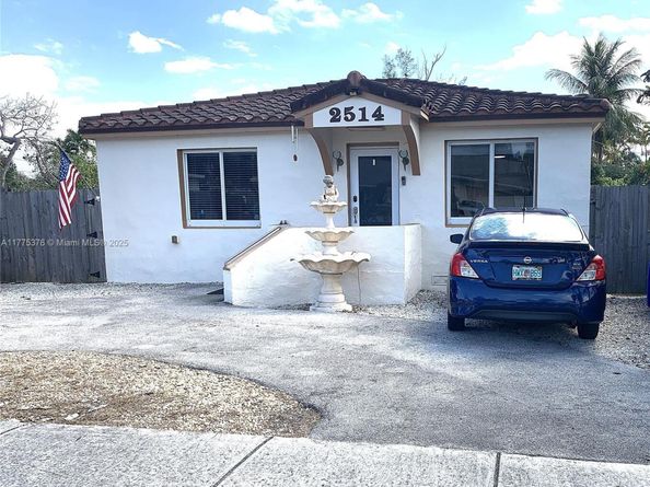 2514 Adams St, Hollywood FL 33020