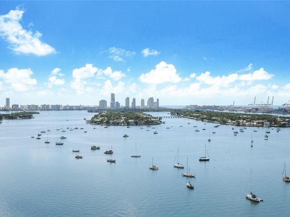 1000 Venetian Way 1902, Miami FL 33139