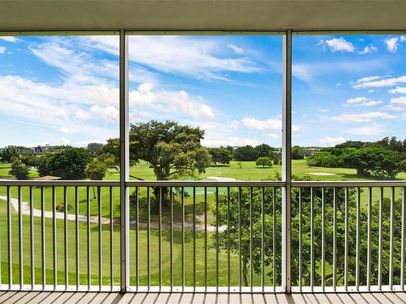 3050 N Palm Aire Dr 501, Pompano Beach FL 33069