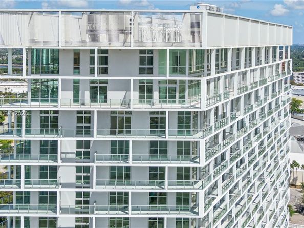 2000 Metropica Way 2010, Sunrise FL 33323