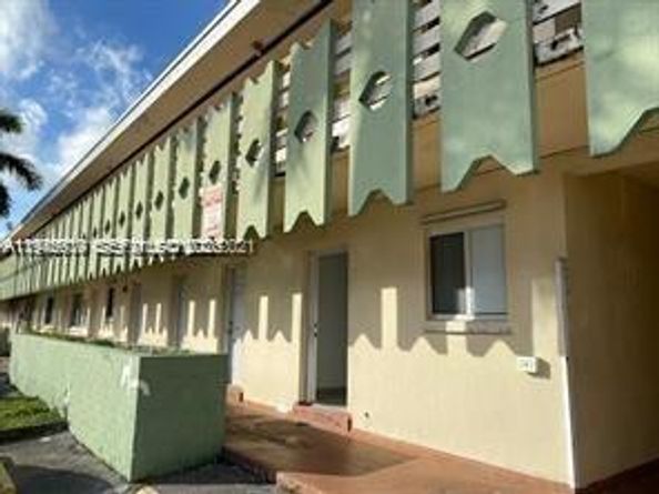 981 NE 169th St 112, North Miami Beach FL 33162