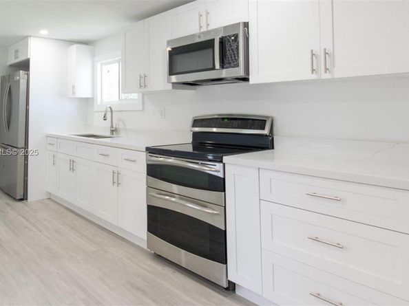 6859 NW 17th Ave, Miami FL 33147