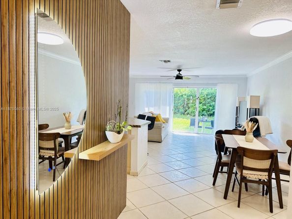 8952 NW 38th Dr, Coral Springs FL 33065