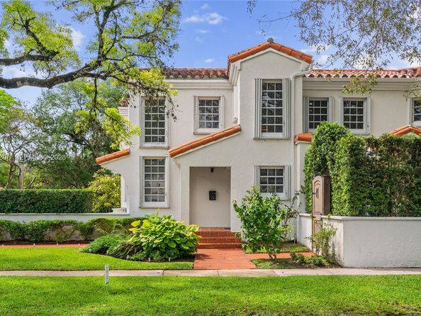 1900 Pizarro St, Coral Gables FL 33134