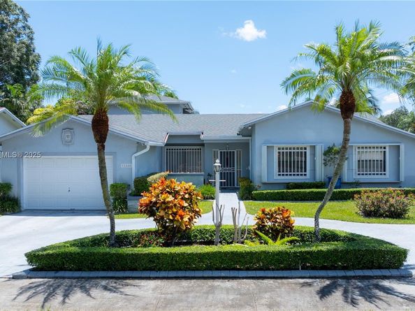 11680 SW 92nd St, Miami FL 33176