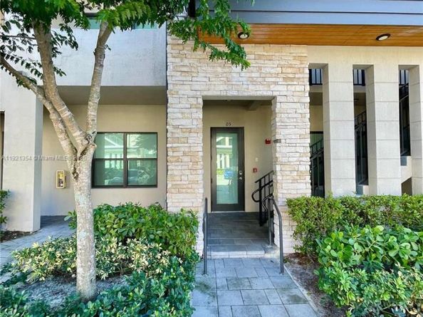 7805 NW 104th Ave 5, Doral FL 33178