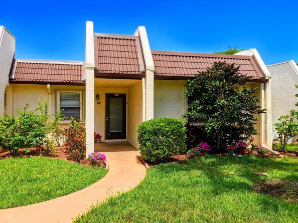 175 Lake Susan Lane, West Palm Beach FL 33411