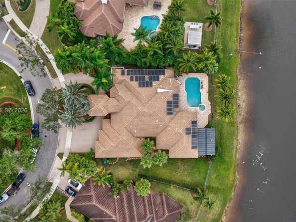 104 Dockside Cir, Weston FL 33327