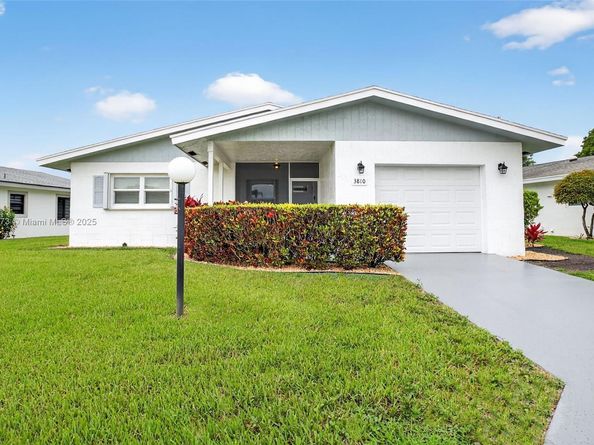 3810 Rowena Cir, West Palm Beach FL 33417