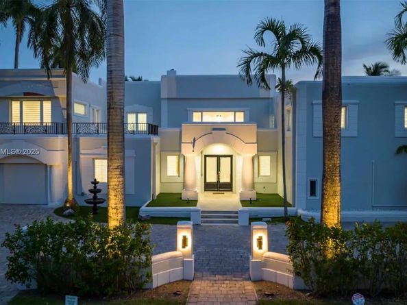 929 N Southlake Dr, Hollywood FL 33019