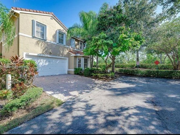 1125 Butternut Ln, Hollywood FL 33019