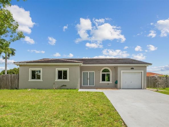 13225 SW 218th Ter, Miami FL 33170