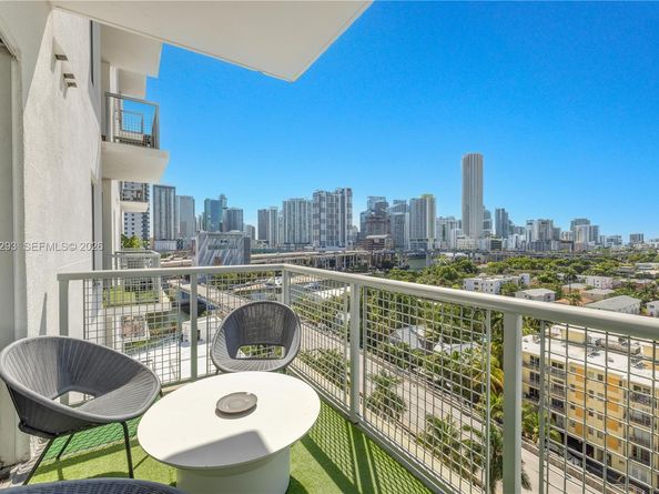 10 SW South River Dr 1111, Miami FL 33130