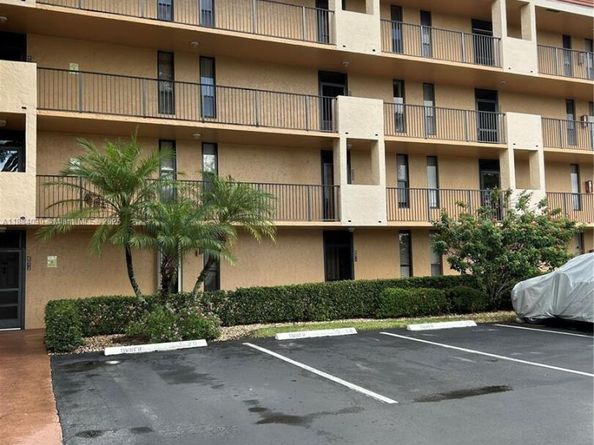 6011 Coral Lake Dr 111, Margate FL 33063