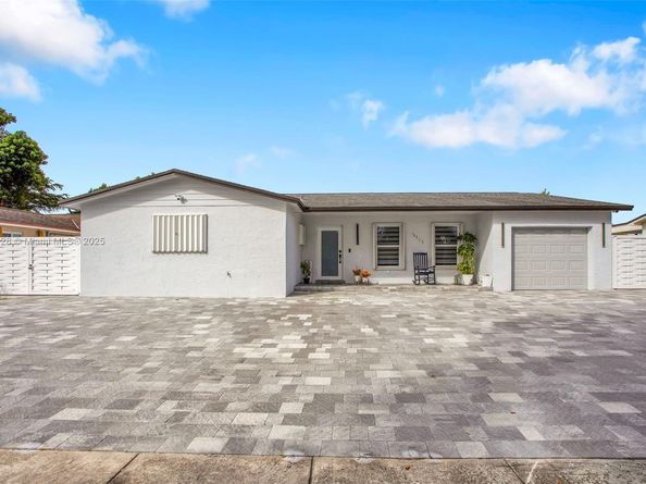 16922 SW 107th Pl, Miami FL 33157