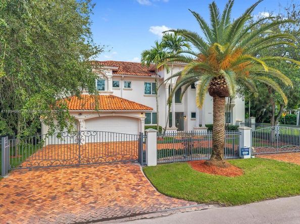 7975 SW 52nd Ct, Miami FL 33143