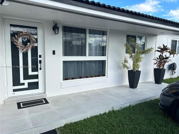 1821 SW 92nd Pl, Miami FL 33165