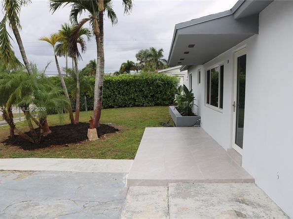 15111 SW 299th St, Homestead FL 33033