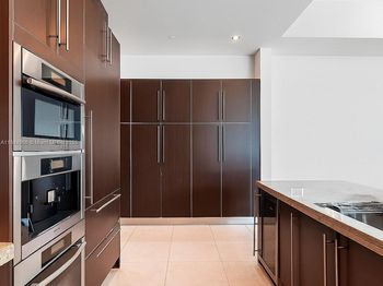 900 Brickell Key Blvd