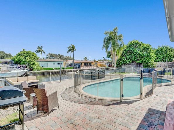 2827 Arthur St, Hollywood FL 33020